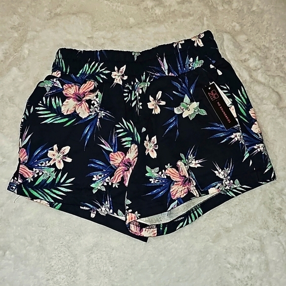 NOBO Pants - NOBO Womens size XS floral Hawaiian shorts
